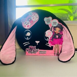 Na! Na! Na! Surprise Ultimate Surprise Black and Pink Bunny Plush